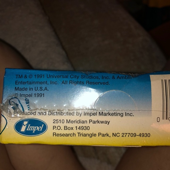 Brand new unopened box of Fievel Collecting cards - Picture 3 of 3